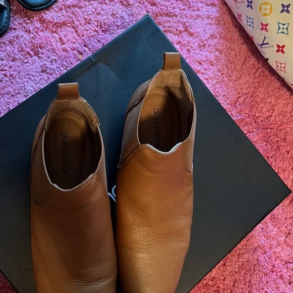 Diana Ferrari pure leather boots. - Picture 2 of 4